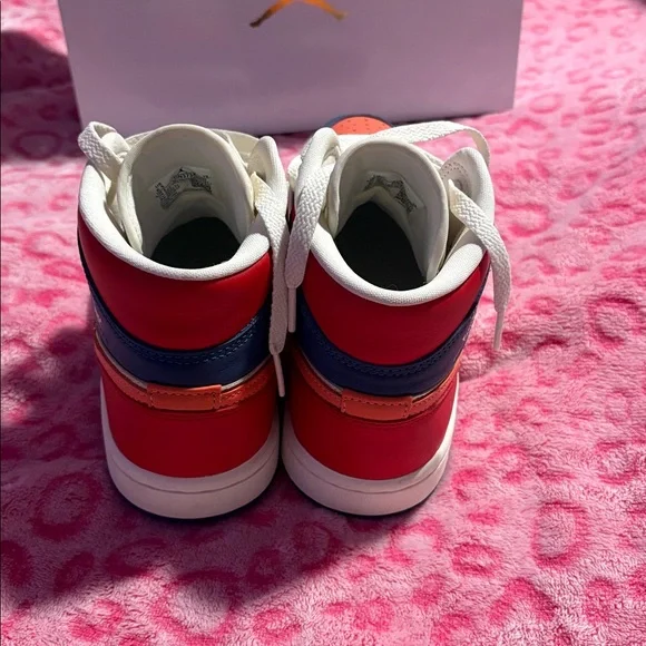 Women's Air Jordan 1 Mid SE, Style: French Blue/Magic Ember - Picture 5 of 6